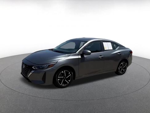 Used 2025 Nissan Sentra SV FWD image 8