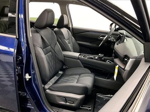 New 2026 Nissan Rogue Platinum w/ Platinum Premium Package image 36