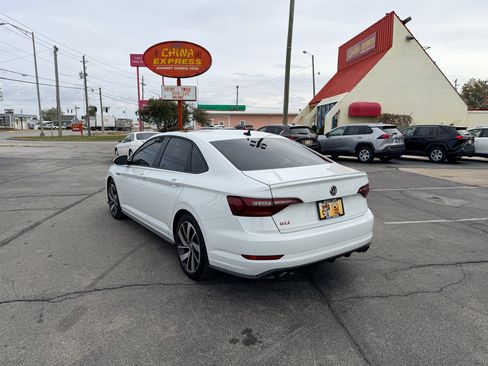 Used 2019 Volkswagen Jetta GLI image 10