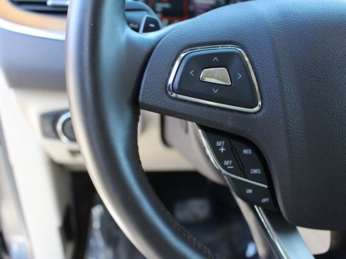 Used 2017 Lincoln MKC Select w/ Select Plus Package image 19