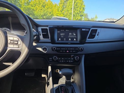 Used 2019 Kia Niro LX w/ Paint Protection Film Package FWD image 23
