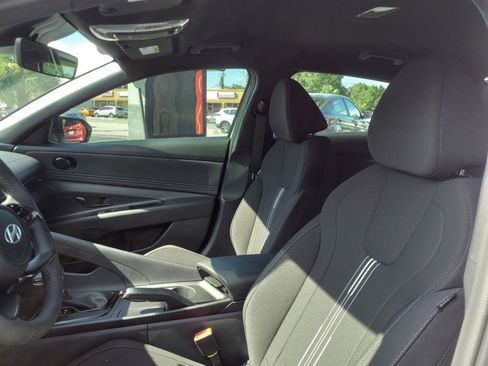 Certified 2025 Hyundai Elantra Sport image 14