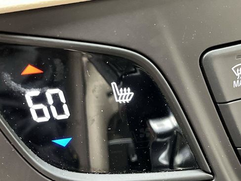 Used 2019 Buick Envision Premium AWD/4WD image 22