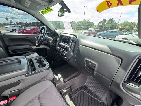 Used 2018 Chevrolet Silverado 1500 LT w/ All Star Edition AWD/4WD image 32