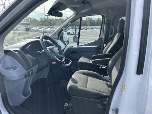 Used 2018 Ford Transit 350 XL image 19