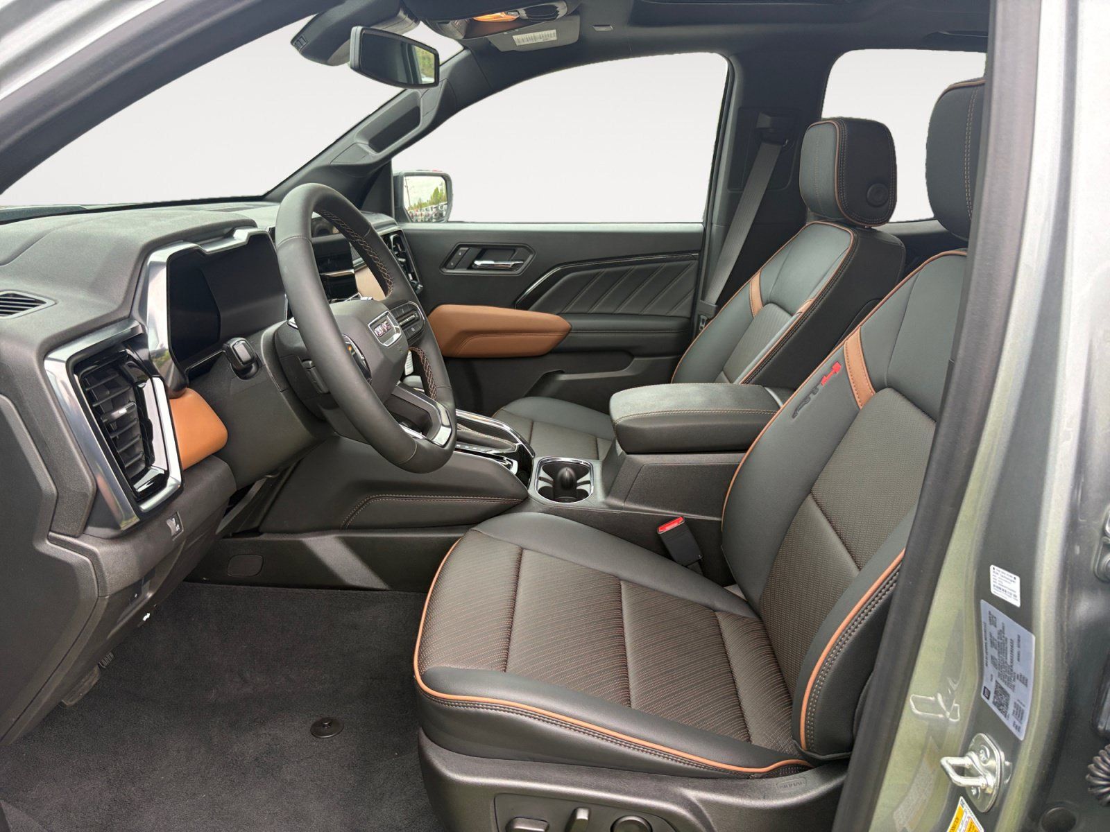 New 2025 GMC Canyon AT4 w/ Nightfall Edition AWD/4WD image 9
