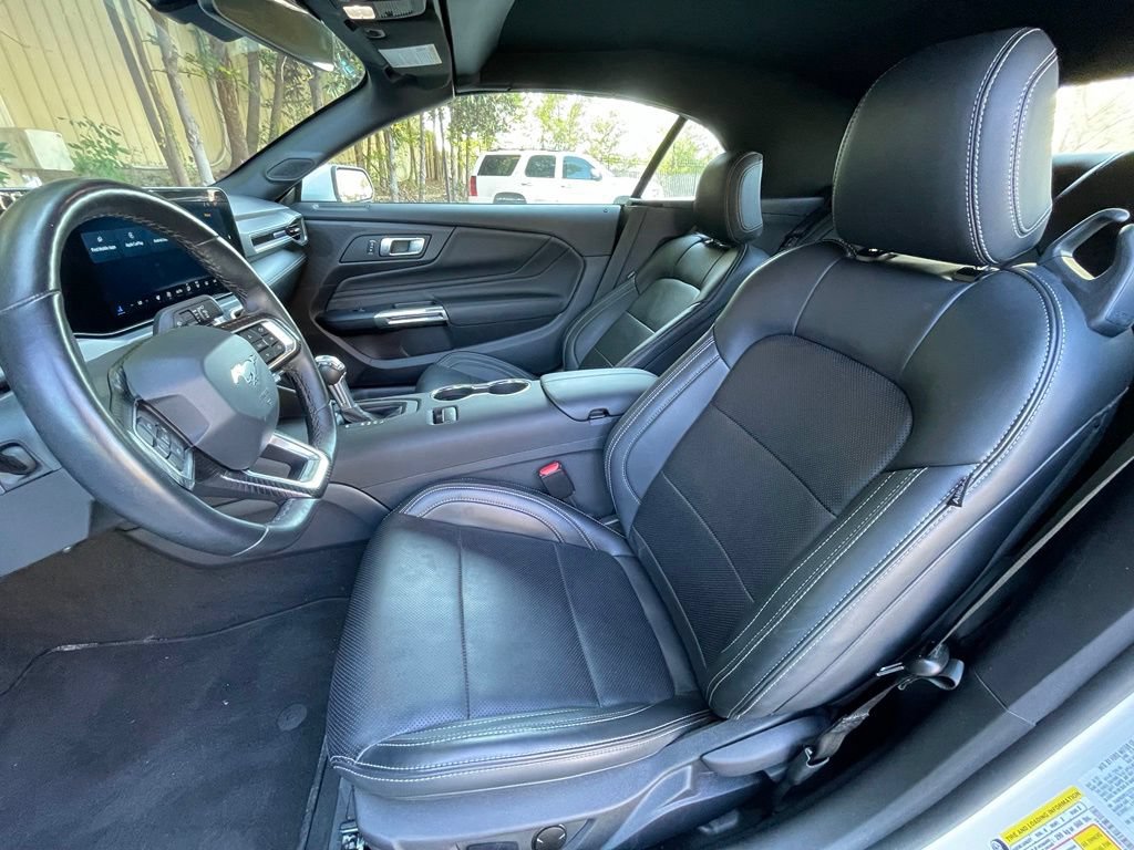 Used 2025 Ford Mustang Premium RWD image 22