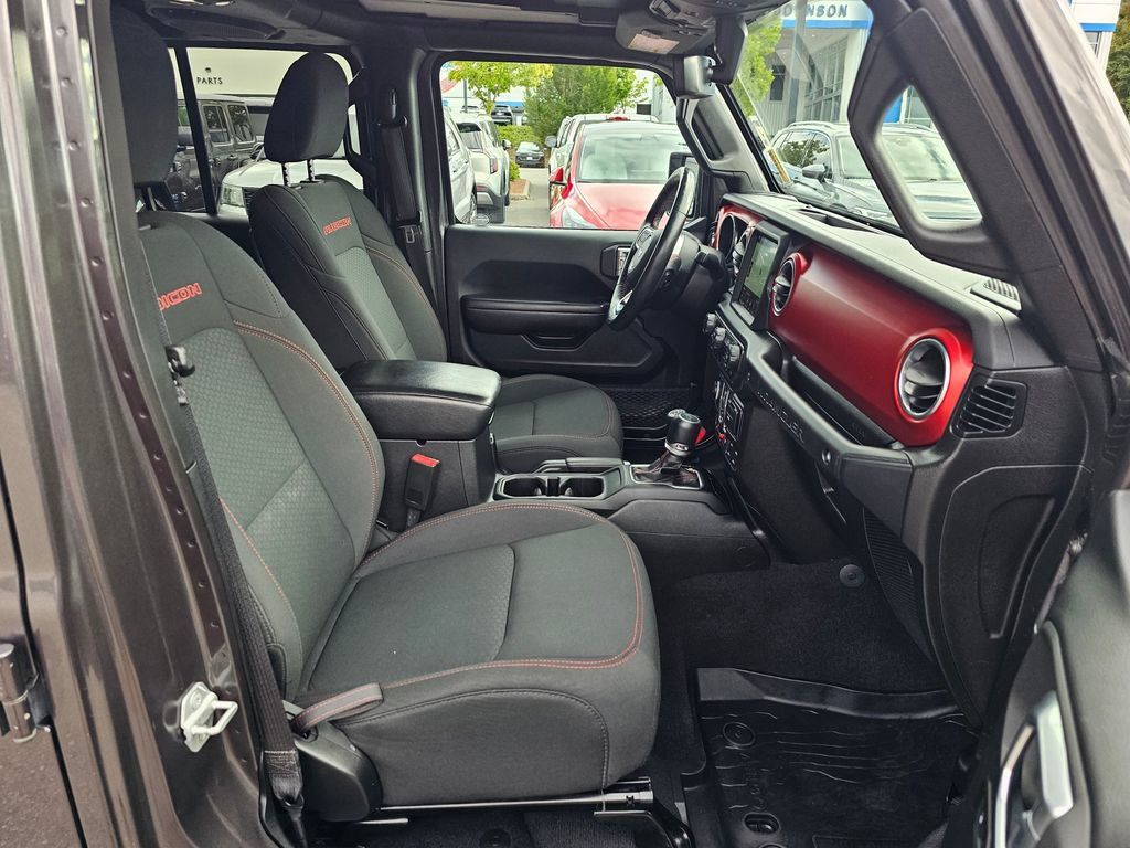 Used 2018 Jeep Wrangler Unlimited Rubicon AWD/4WD image 28