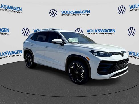 Used 2026 Volkswagen Tiguan SEL R-Line AWD/4WD image 8