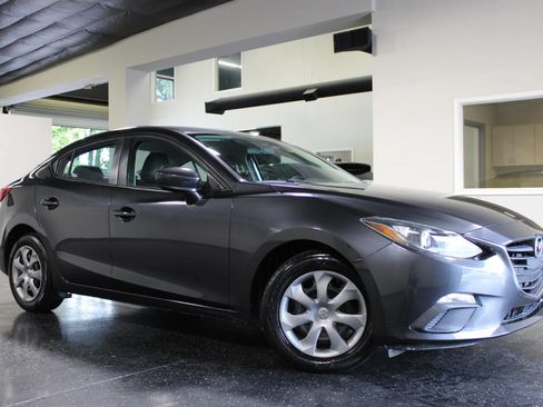 Used 2016 MAZDA MAZDA3 i Sport FWD image 34