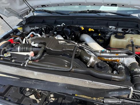 Used 2015 Ford F250 Lariat w/ Chrome Package image 31