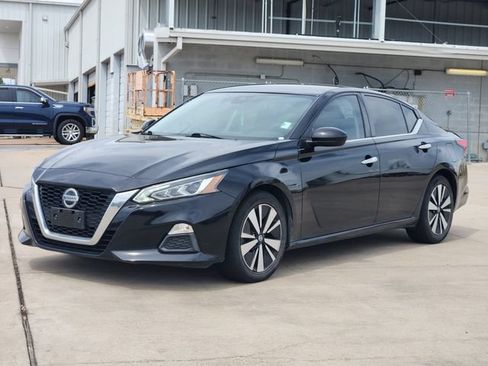 Used 2021 Nissan Altima 2.5 SV FWD image 3