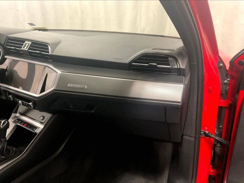 Used 2025 Audi Q3 2.0T Premium image 13