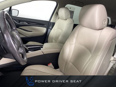 Used 2020 Buick Enclave Essence AWD/4WD image 16