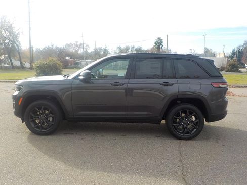 New 2025 Jeep Grand Cherokee Limited image 6