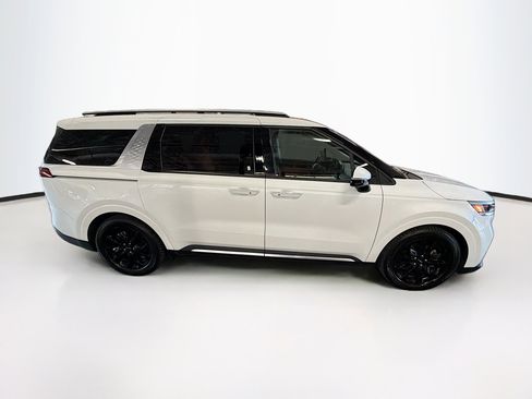 Used 2022 Kia Carnival SX FWD image 10