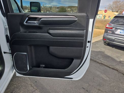 Used 2024 Chevrolet Silverado 2500 LTZ w/ LTZ Convenience Package image 23