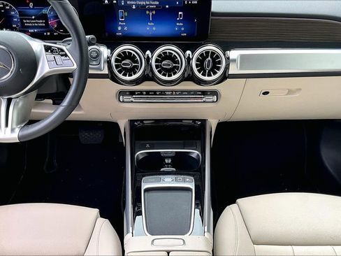 Used 2026 Mercedes-Benz GLB 250 4MATIC image 24