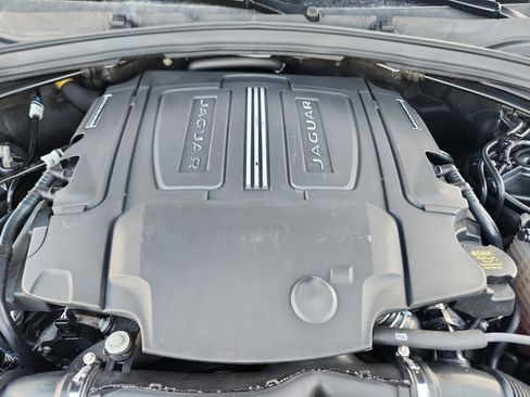 Used 2017 Jaguar F-PACE S image 23