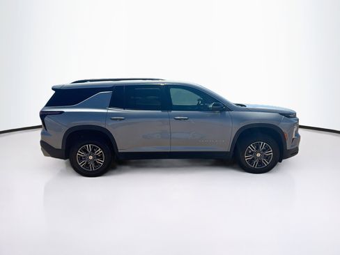 Used 2025 Chevrolet Traverse LT AWD/4WD image 10