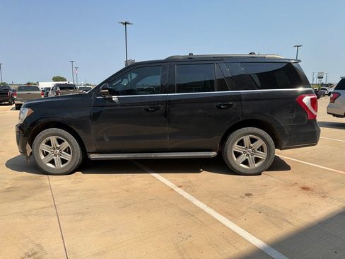 Used 2018 Ford Expedition XLT w/ Equipment Group 202A AWD/4WD image 5