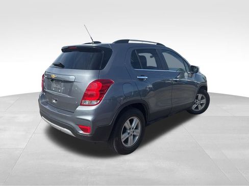 Used 2019 Chevrolet Trax LT w/ LT Convenience Package FWD image 5