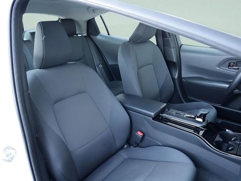 Used 2024 Toyota Prius LE image 22