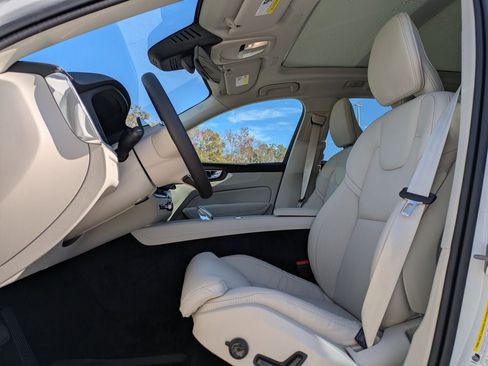 New 2026 Volvo XC60 B5 Ultra w/ Protection Package Premier image 2