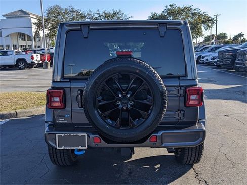 Certified 2021 Jeep Wrangler Unlimited Sahara image 5