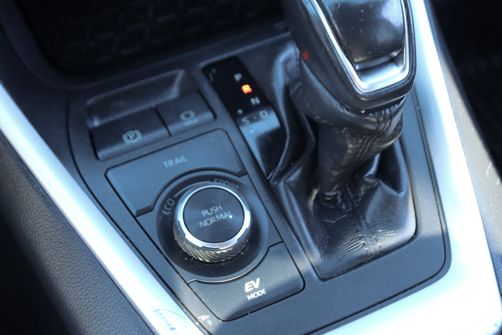 Used 2021 Toyota RAV4 XLE Premium AWD/4WD image 32