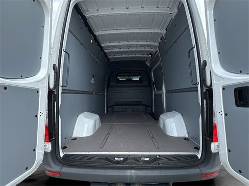 New 2024 Mercedes-Benz Sprinter 144 Cargo image 5