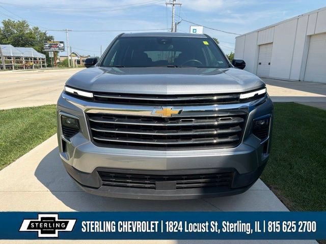 Used 2025 Chevrolet Traverse LT FWD image 8