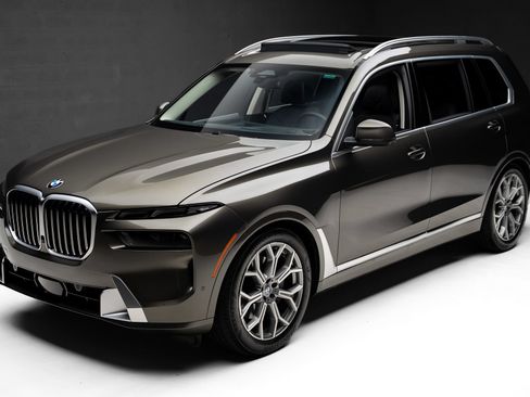 Used 2026 BMW X7 xDrive40i AWD/4WD image 5