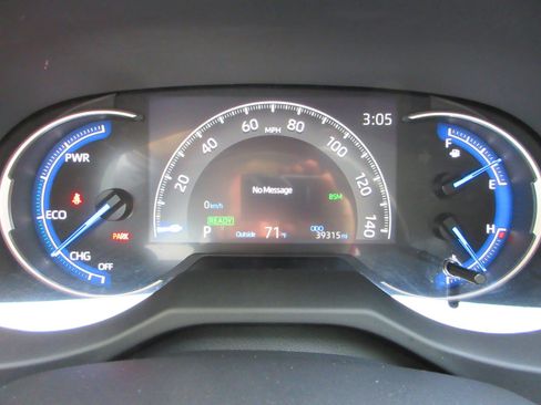 Used 2024 Toyota RAV4 XLE AWD/4WD image 33