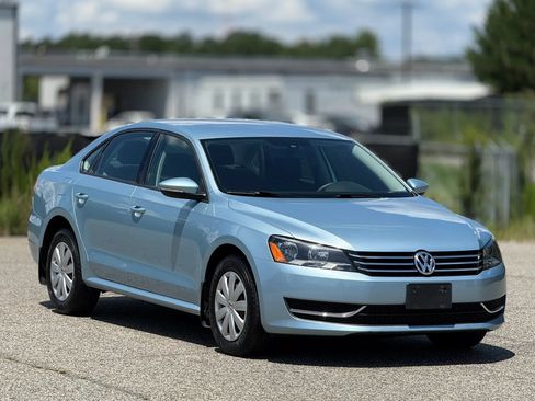 Used 2012 Volkswagen Passat 2.5 S FWD image 1