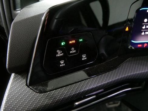Used 2024 Volkswagen Golf R AWD/4WD image 17