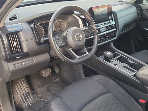 Used 2024 Nissan Pathfinder SV image 20