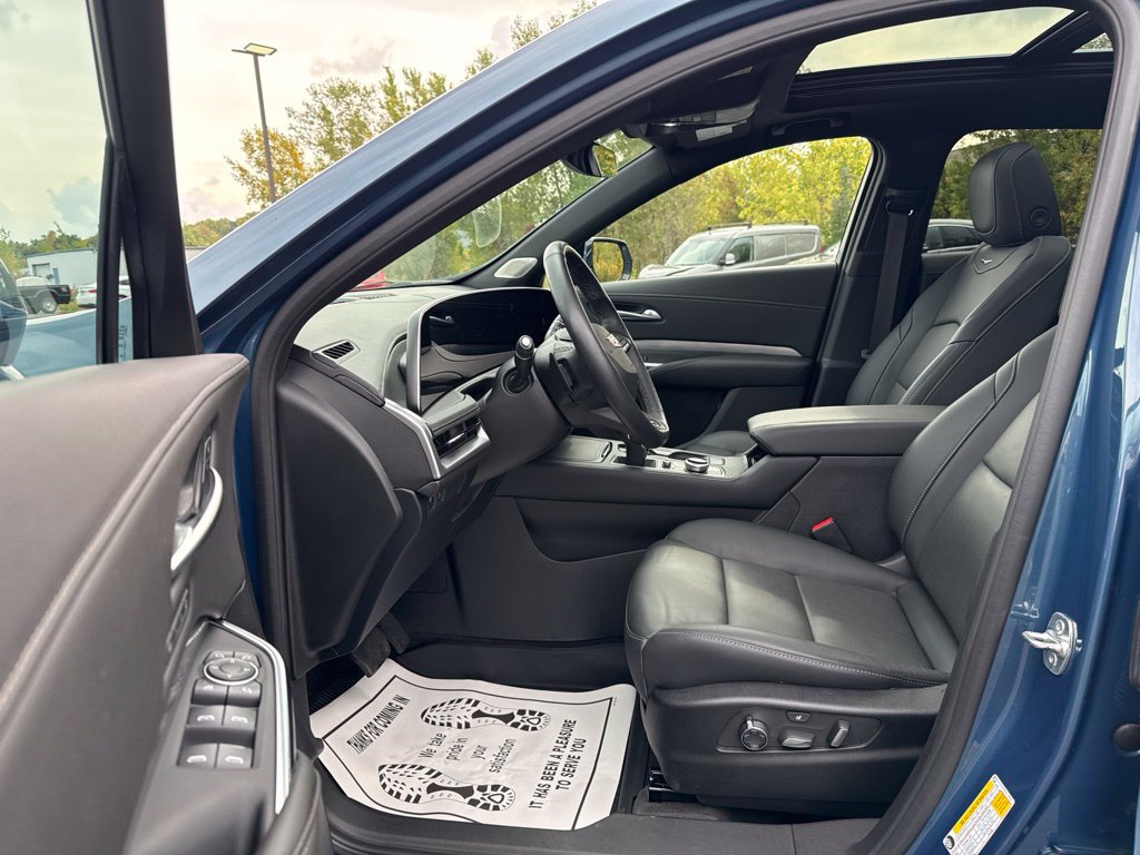 Used 2025 Cadillac XT4 Premium Luxury AWD/4WD image 24