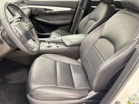 Used 2021 INFINITI QX50 Luxe w/ Appearance Package image 5