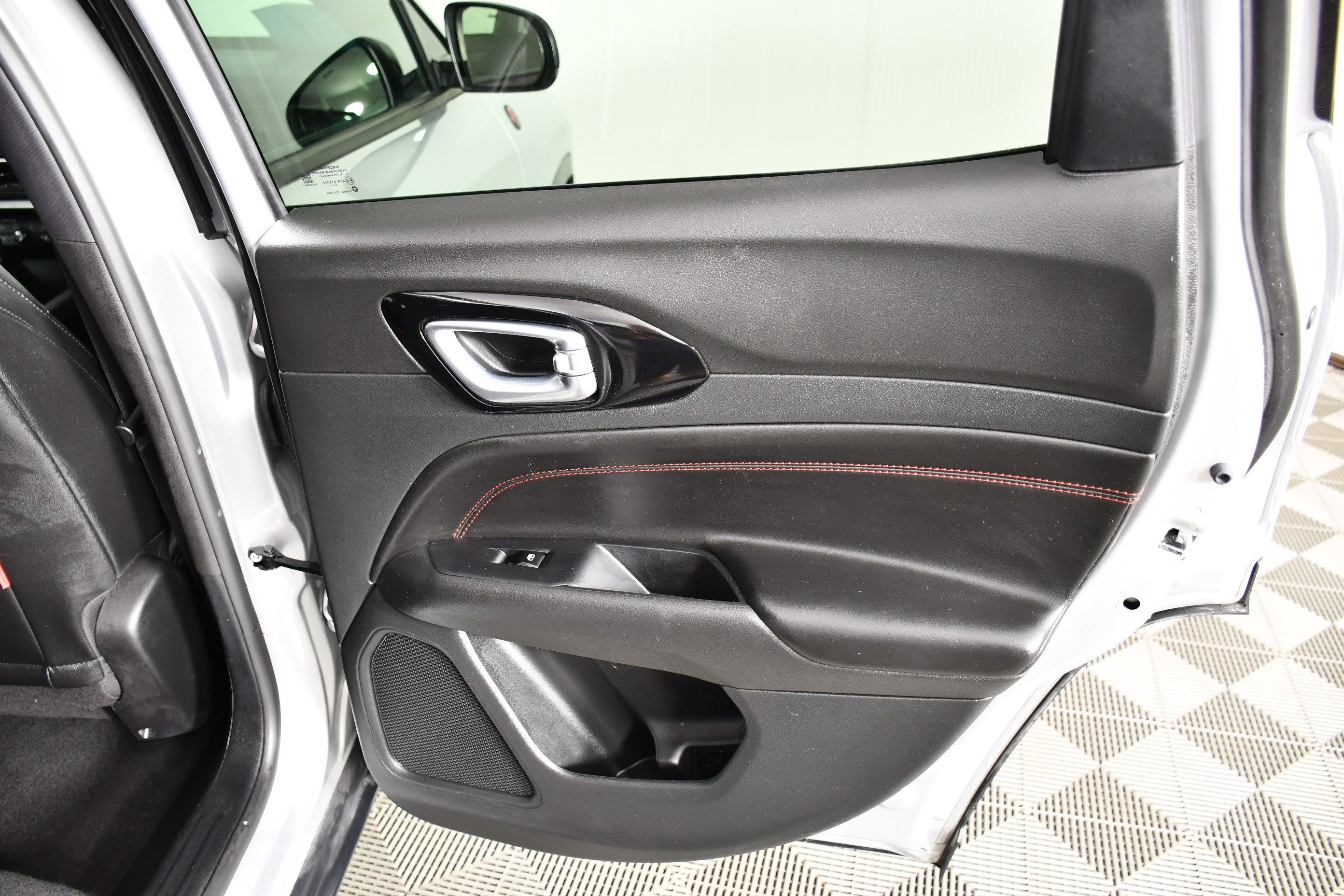 Used 2026 Jeep Compass Trailhawk AWD/4WD image 42