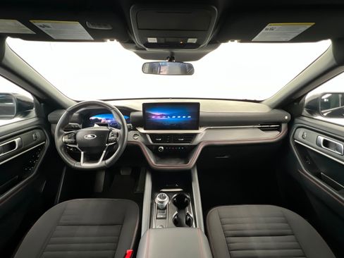 Used 2025 Ford Explorer ST-Line image 10