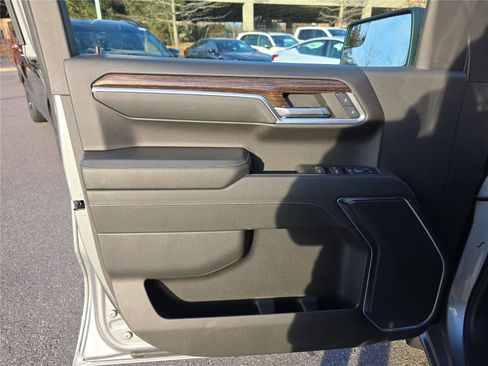 Used 2024 GMC Sierra 1500 Elevation image 18