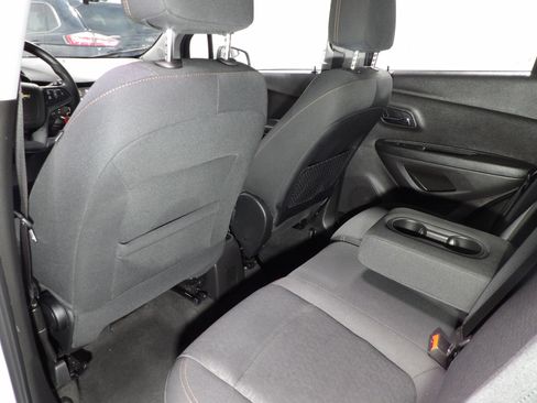 Used 2018 Chevrolet Trax LS FWD image 9