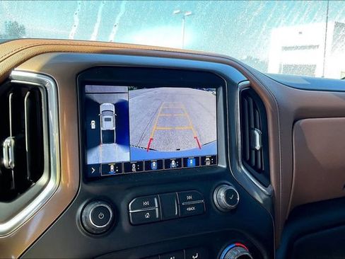 Used 2020 Chevrolet Silverado 1500 High Country w/ Technology Package AWD/4WD image 21