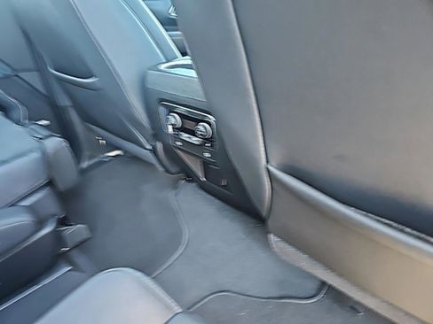 Used 2023 Chevrolet Tahoe Z71 w/ Luxury Package image 35