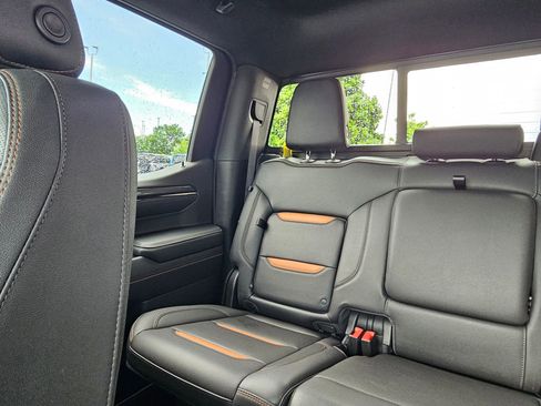 Used 2024 GMC Sierra 1500 AT4 w/ Technology Package AWD/4WD image 24