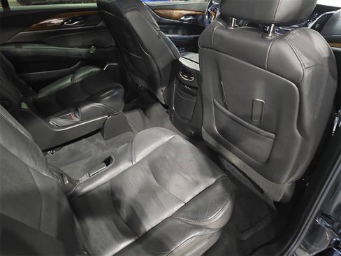 Used 2016 Cadillac Escalade ESV Premium image 11