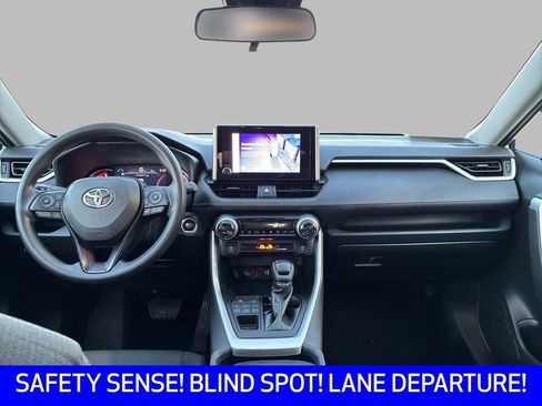 Used 2023 Toyota RAV4 XLE image 16