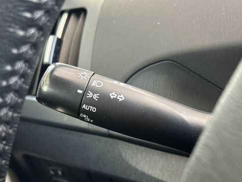 Used 2015 Toyota Prius Four FWD image 32