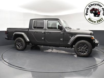 New 2025 Jeep Gladiator Sport